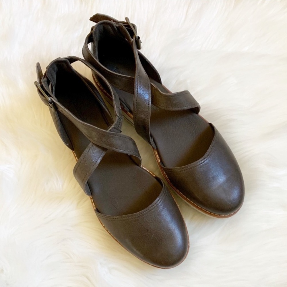 Timberland Emerson Point Closed Toe Leather Sandal - Picture 5 of 9